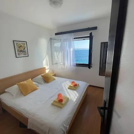 Willa Beachfront With Pool - Myway Trogir