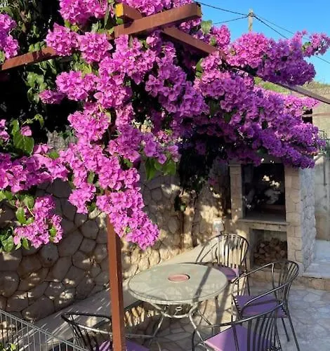 فيلة Beachfront With Pool - Myway تروغير