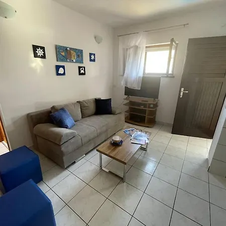 Beachfront With Pool - Myway تروغير