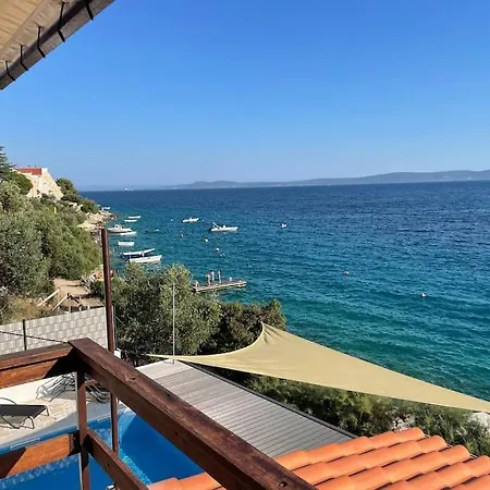 فيلة Beachfront With Pool - Myway تروغير