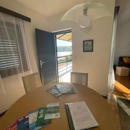 Beachfront With Pool - Myway トロギール