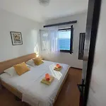 Villa Beachfront With Pool - Myway Trogir